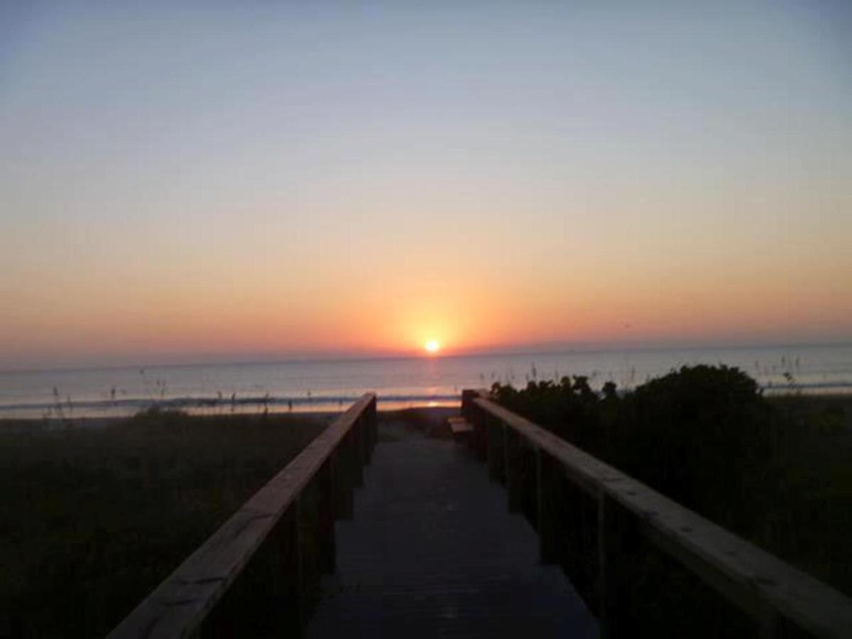 Royal Mansions Resort Cape Canaveral Exterior photo